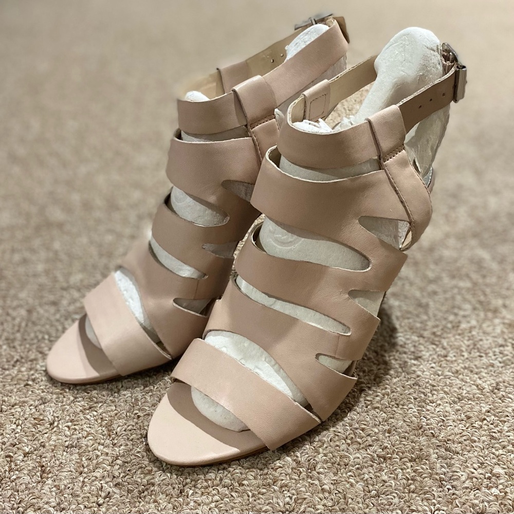 Vince Camuto Sandals - Picture 3 of 8